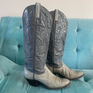 Vintage Dan Post mint and gray embroidered boots 7